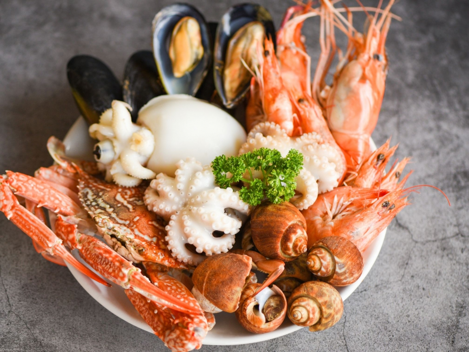 Có nên ăn hải sản khi bị cúm?